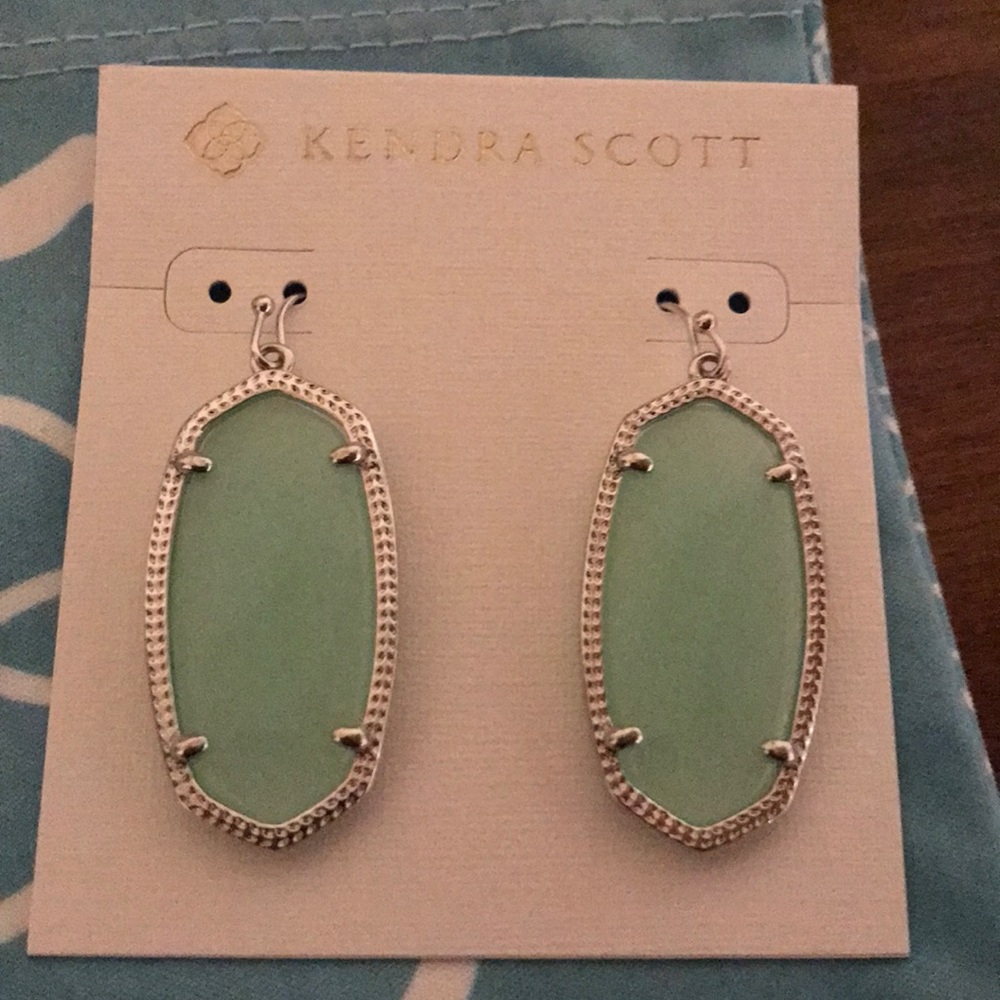 Kendra Scott Elle earrings